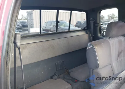 1999 Toyota Tacoma Prerunner V6 from USA, damaged, VIN 4TASN92N6XZ471675